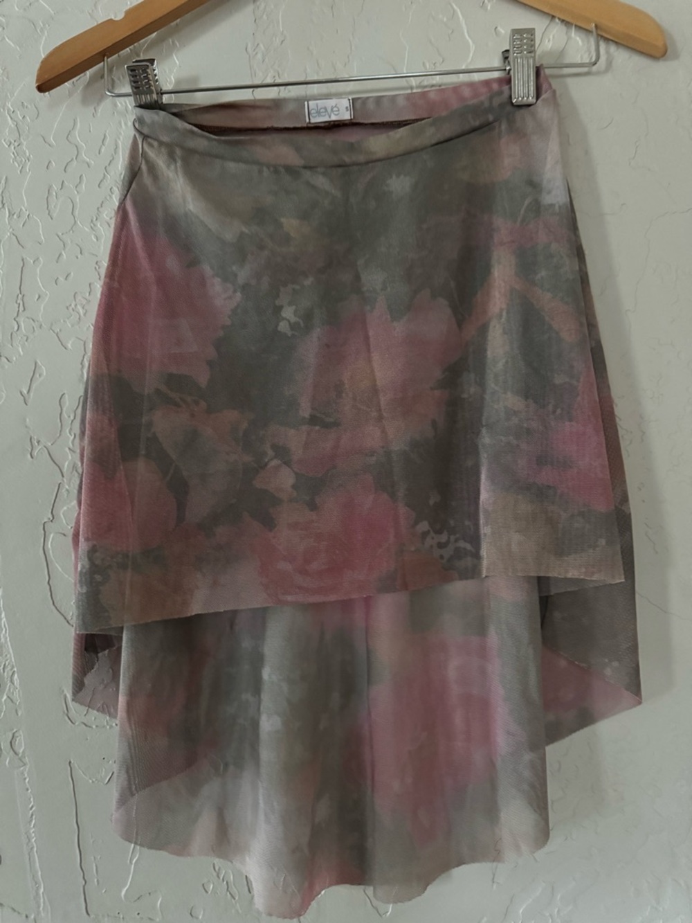 Eleve Floral High-Low Skirt in Pink and Gray